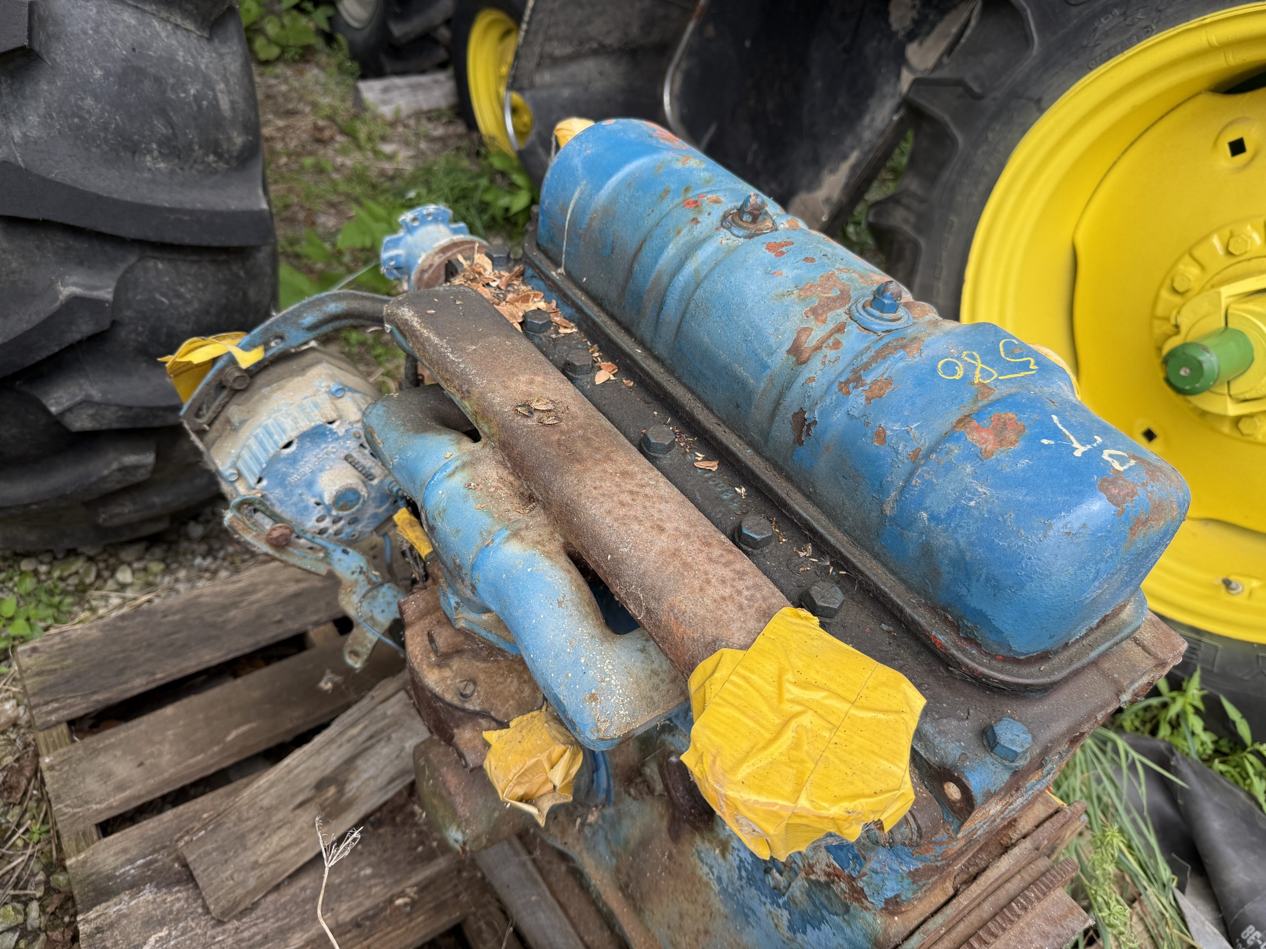 Ford 800 Gas Engine - Image 2