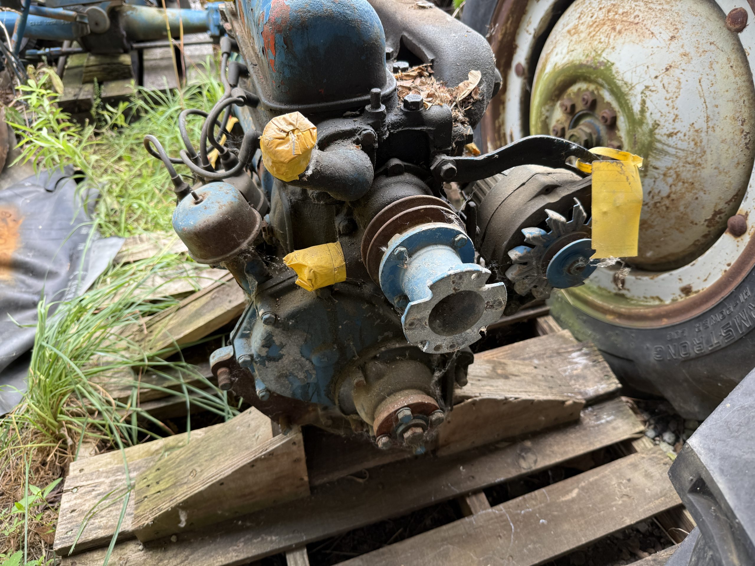 Ford 800 Gas Engine - Image 8