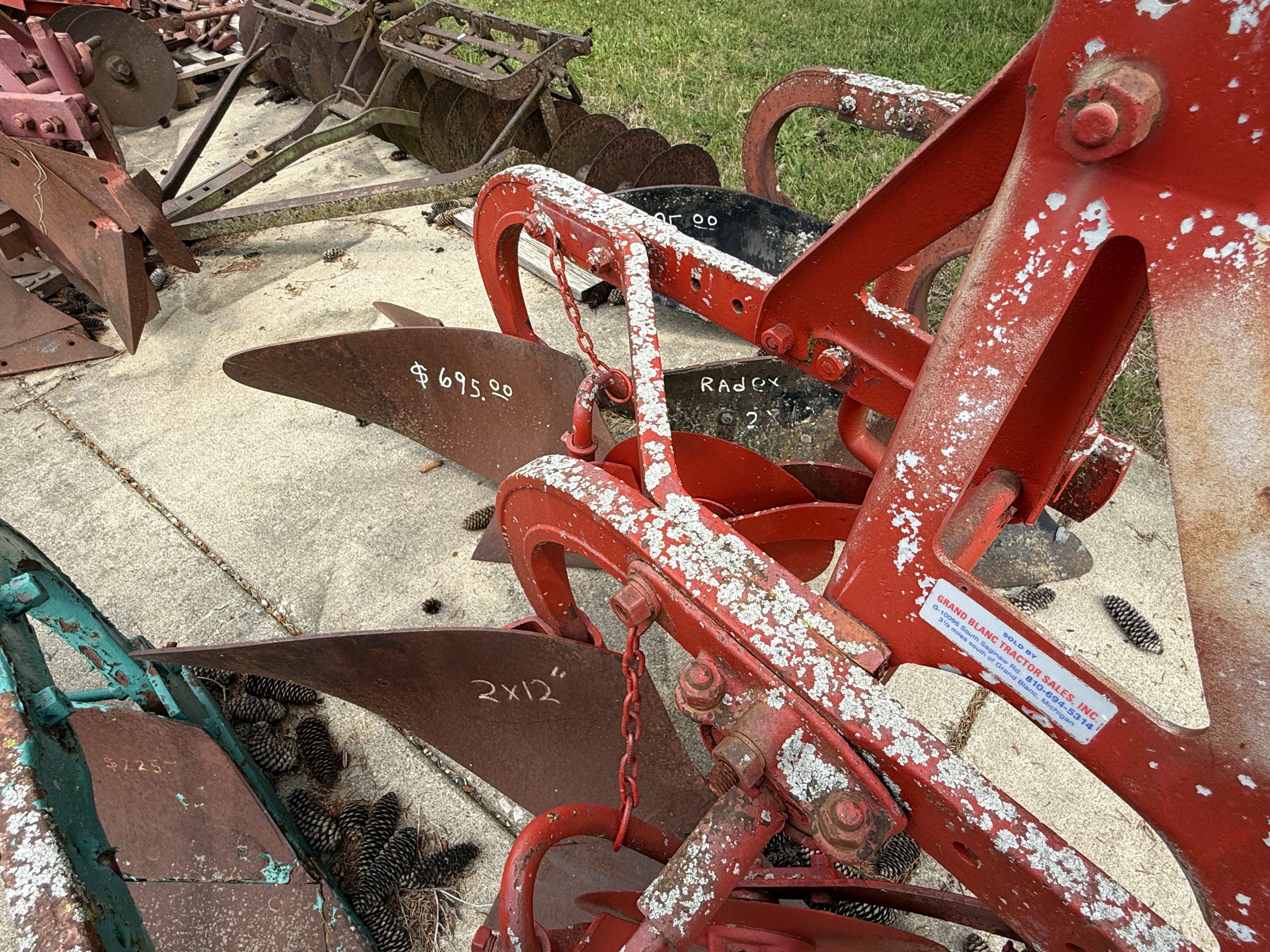 Dearborn Model 10-8 Plow - Image 3