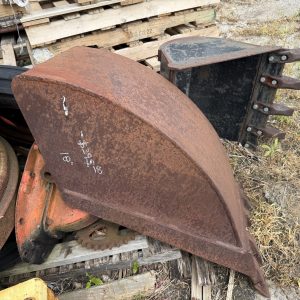 18" Tractor Backhoe Bucket – Heavy-Duty Digging Attachment