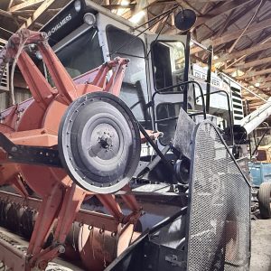 Allis-Chalmers Gleaner K2 Combine with Grain Header – Vintage Farm Equipment