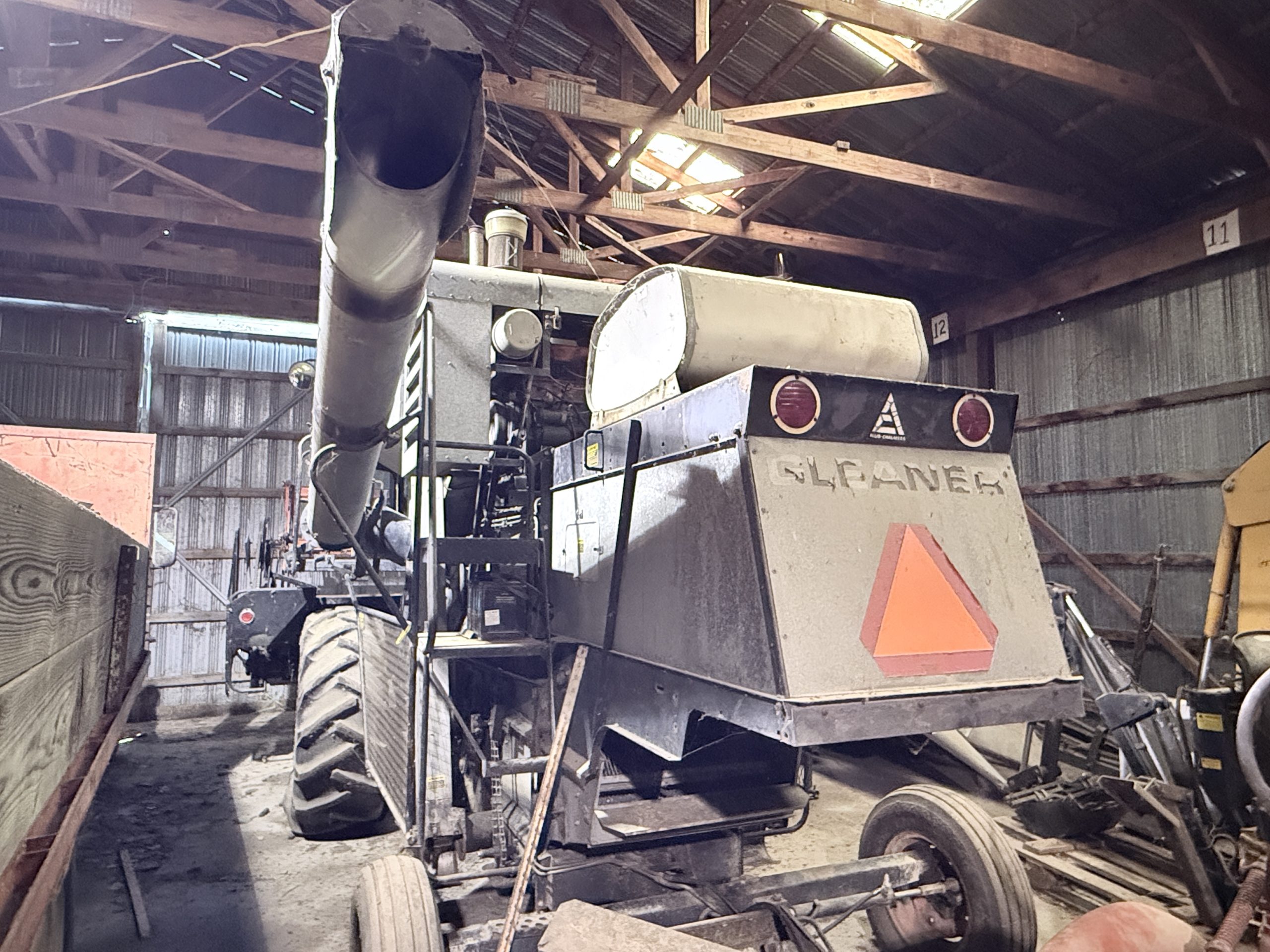 Allis-Chalmers Gleaner K2 Combine with Grain Header – Vintage Farm Equipment - Image 5