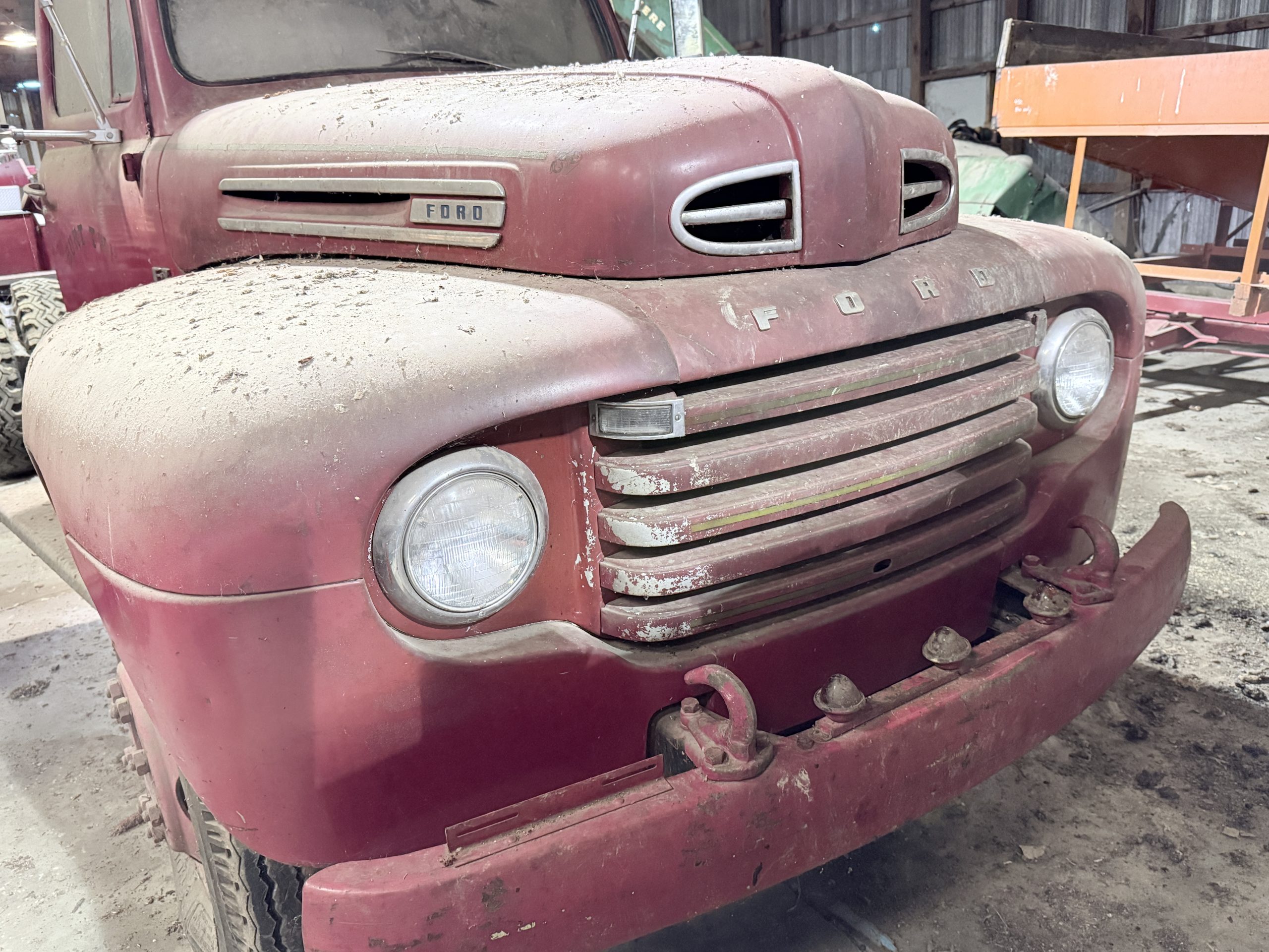 Vintage Ford F-7 Fire Department Truck Cab & Chassis – Dual Rear Wheels – Restoration Project - Image 2