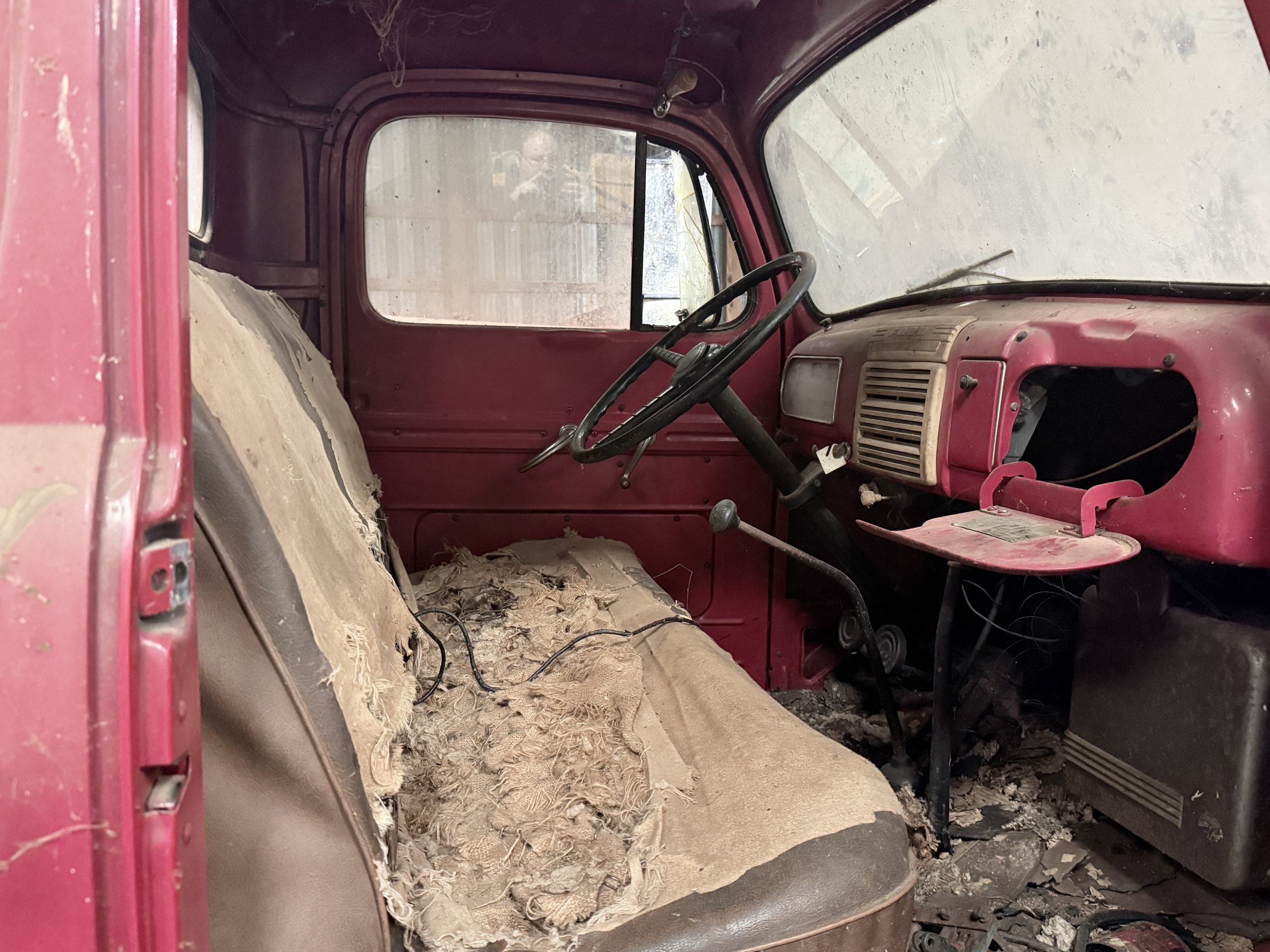 Vintage Ford F-7 Fire Department Truck Cab & Chassis – Dual Rear Wheels – Restoration Project - Image 6