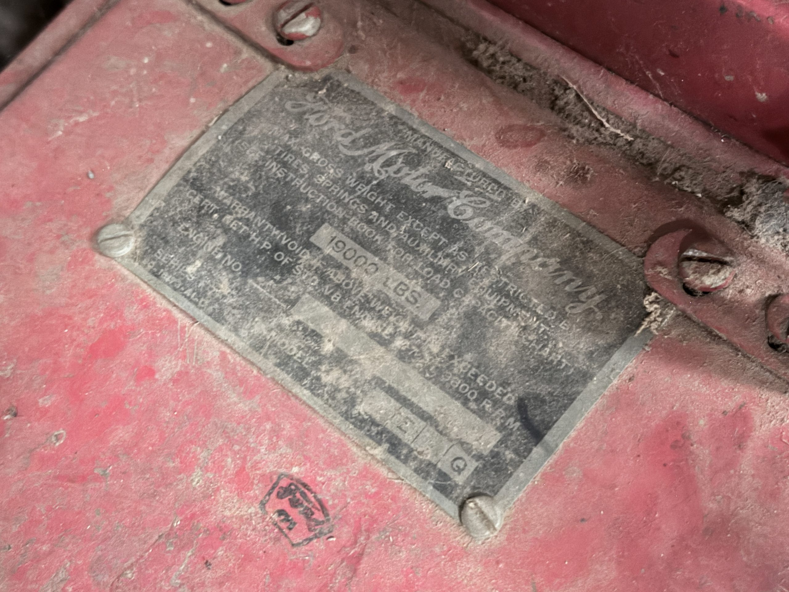 Vintage Ford F-7 Fire Department Truck Cab & Chassis – Dual Rear Wheels – Restoration Project - Image 7