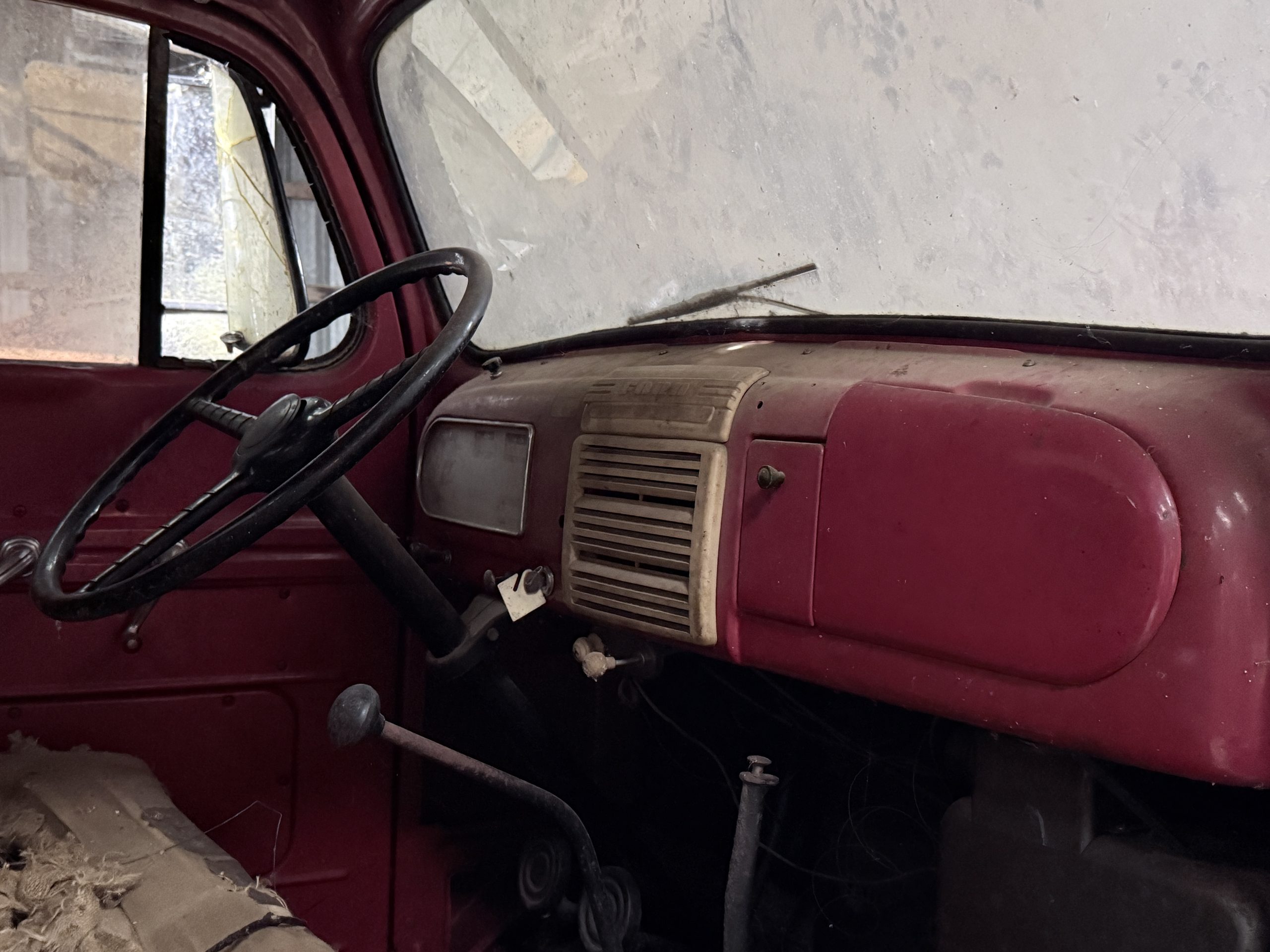 Vintage Ford F-7 Fire Department Truck Cab & Chassis – Dual Rear Wheels – Restoration Project - Image 8
