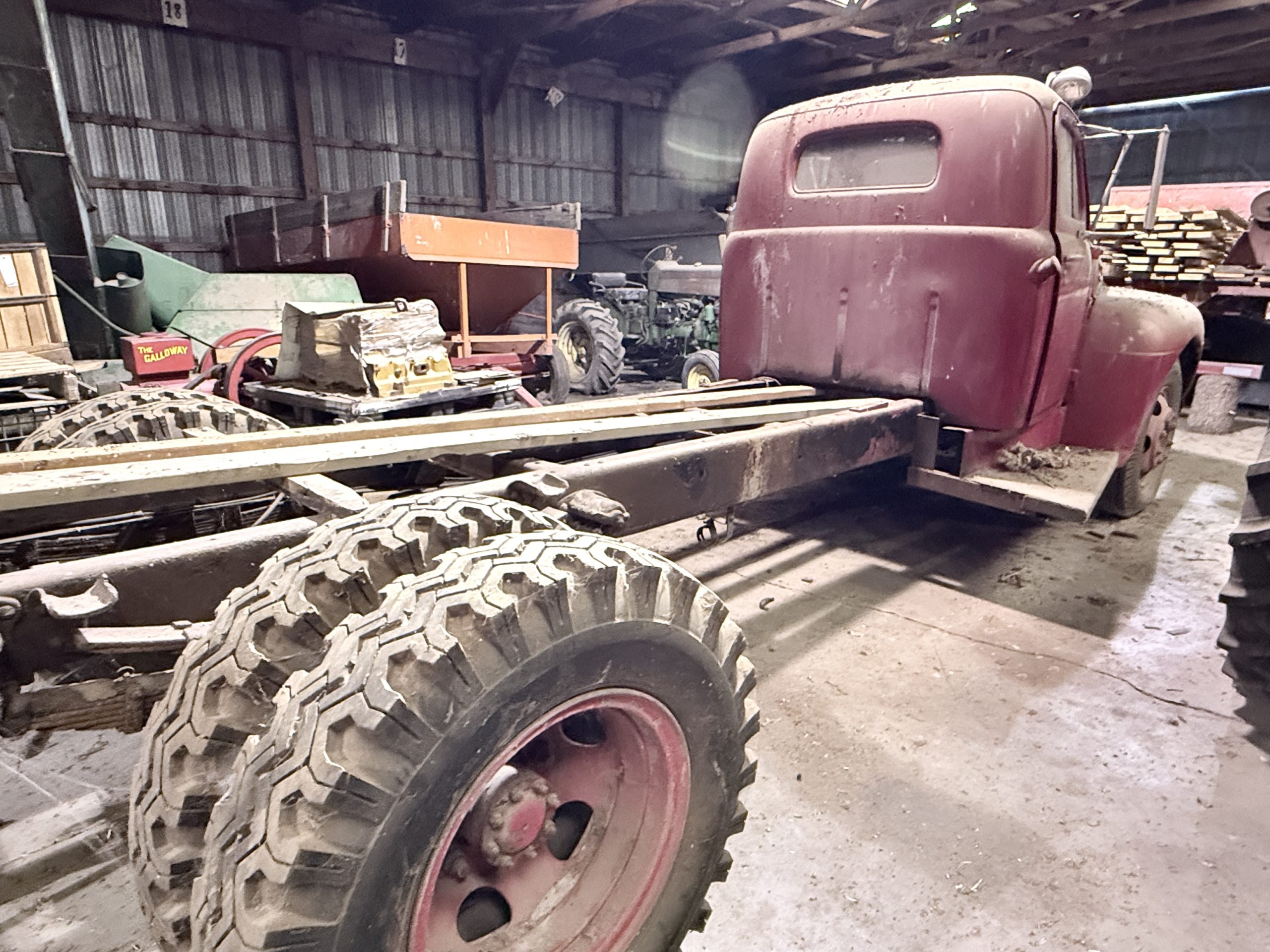 Vintage Ford F-7 Fire Department Truck Cab & Chassis – Dual Rear Wheels – Restoration Project - Image 9