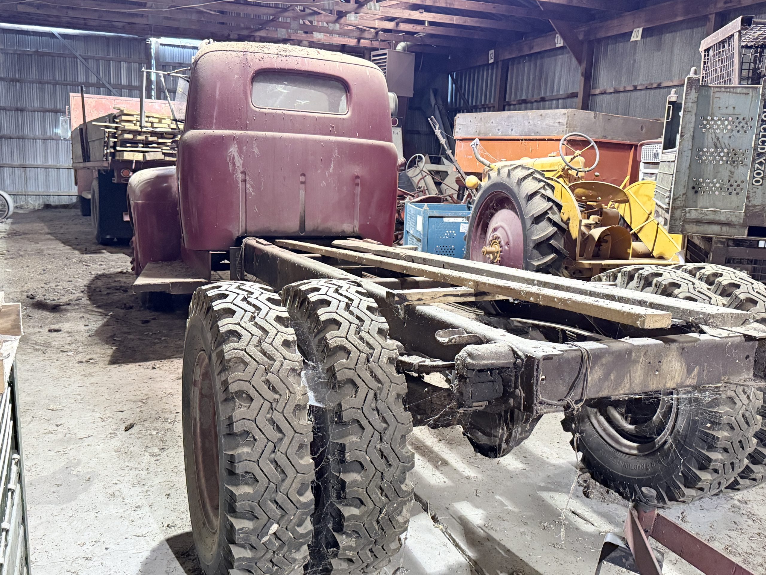 Vintage Ford F-7 Fire Department Truck Cab & Chassis – Dual Rear Wheels – Restoration Project - Image 10