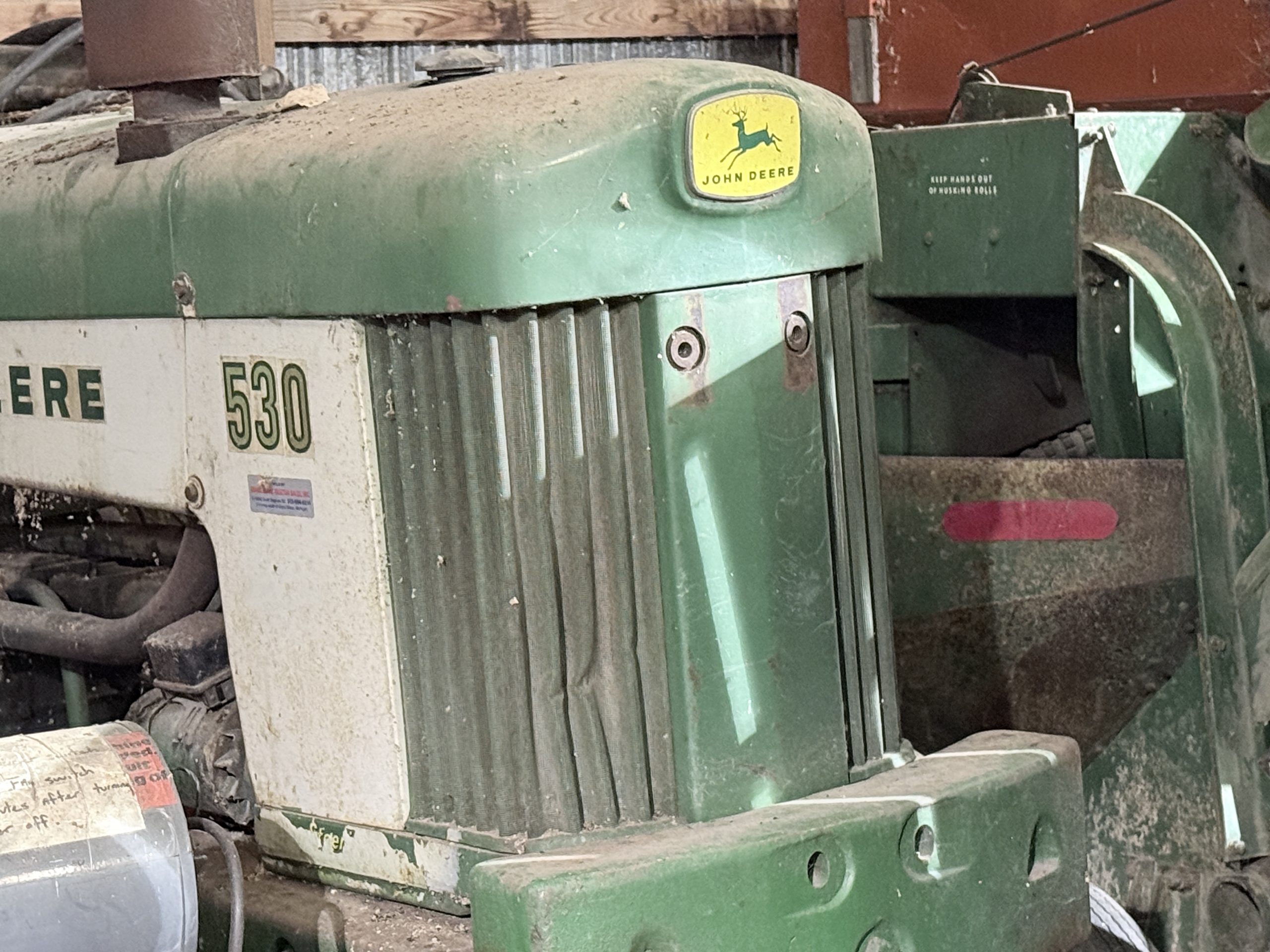 John Deere 530 Antique Tractor Narrow Front Two Cylinder Barn Find 1958–1960 - Image 2
