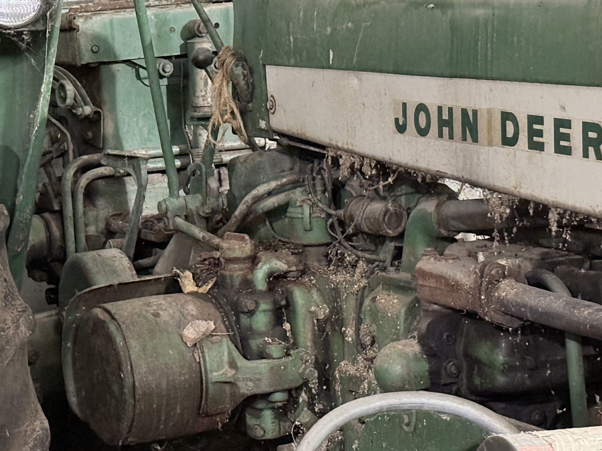 John Deere 530 Antique Tractor Narrow Front Two Cylinder Barn Find 1958–1960 - Image 4